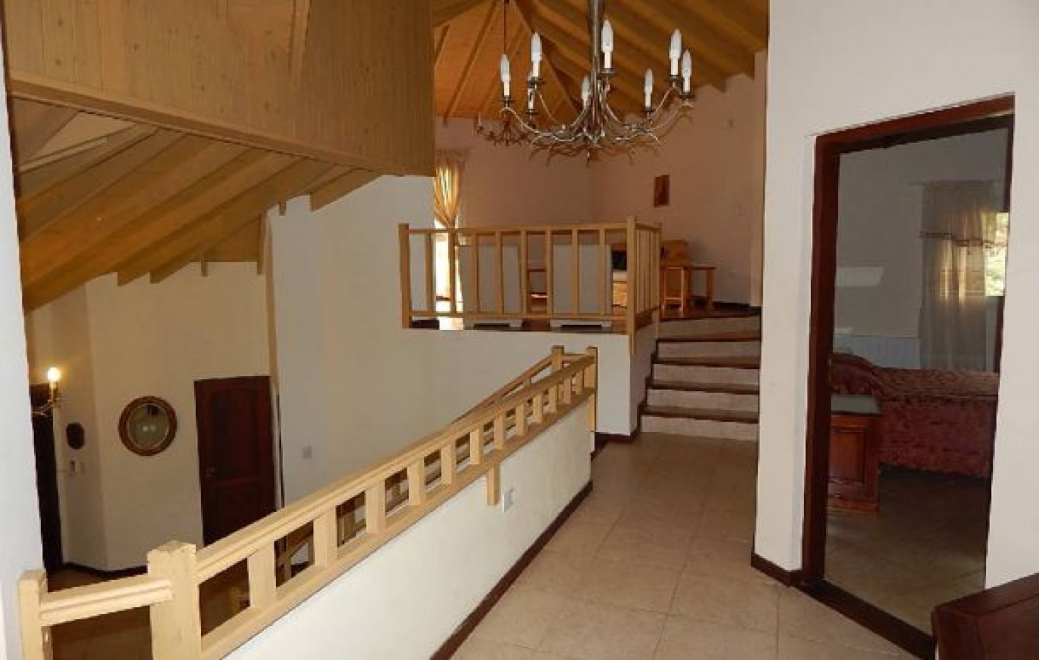 CHALET EN CARILO CALLE PINZON, ENTRE PARAISO Y SEQUOIA. CHALET EN ALQ X TEMP. 