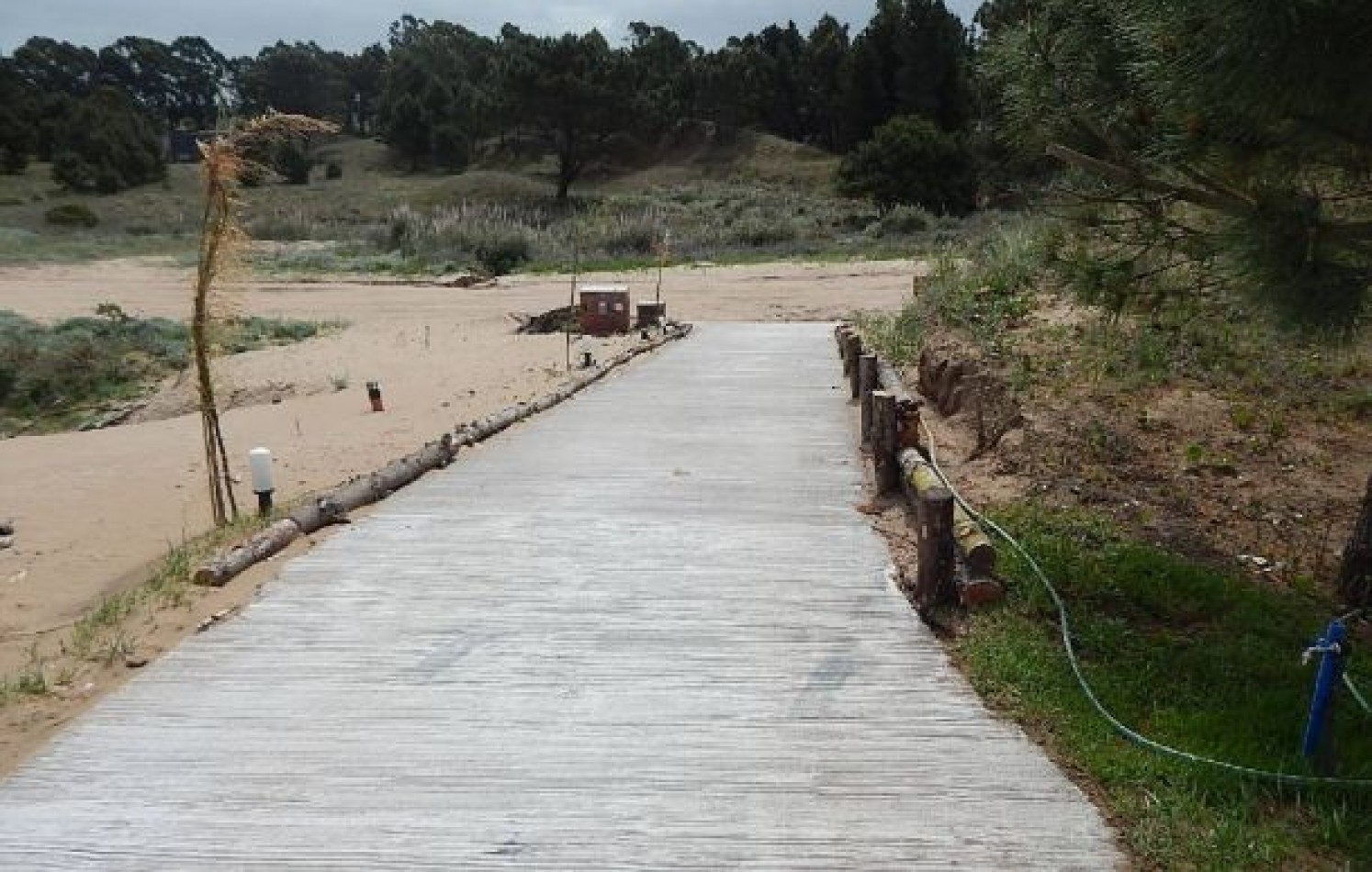 EXCELENTE CASA A ESTRENAR EN COSTA ESMERALDA. BARRIO CERRADO EN ALQ X TEMP.
