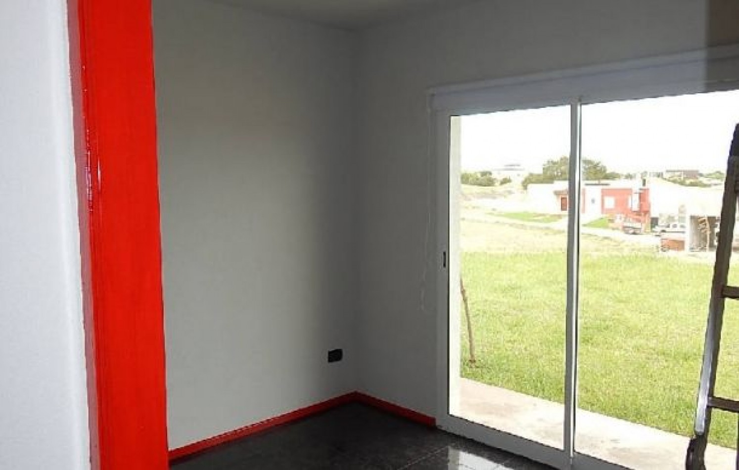 EXCELENTE CASA A ESTRENAR EN COSTA ESMERALDA. BARRIO CERRADO EN ALQ X TEMP.