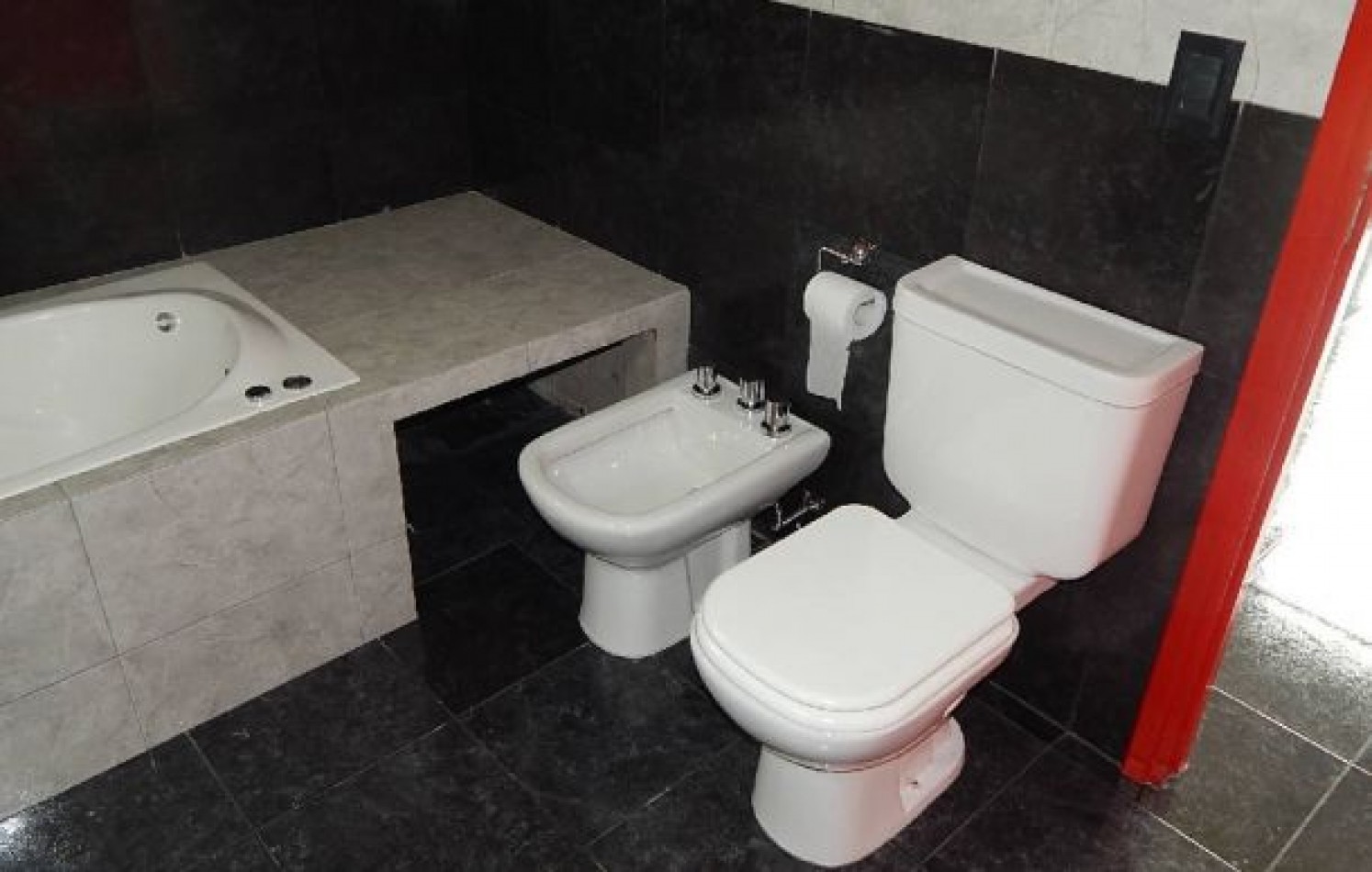 EXCELENTE CASA A ESTRENAR EN COSTA ESMERALDA. BARRIO CERRADO EN ALQ X TEMP.