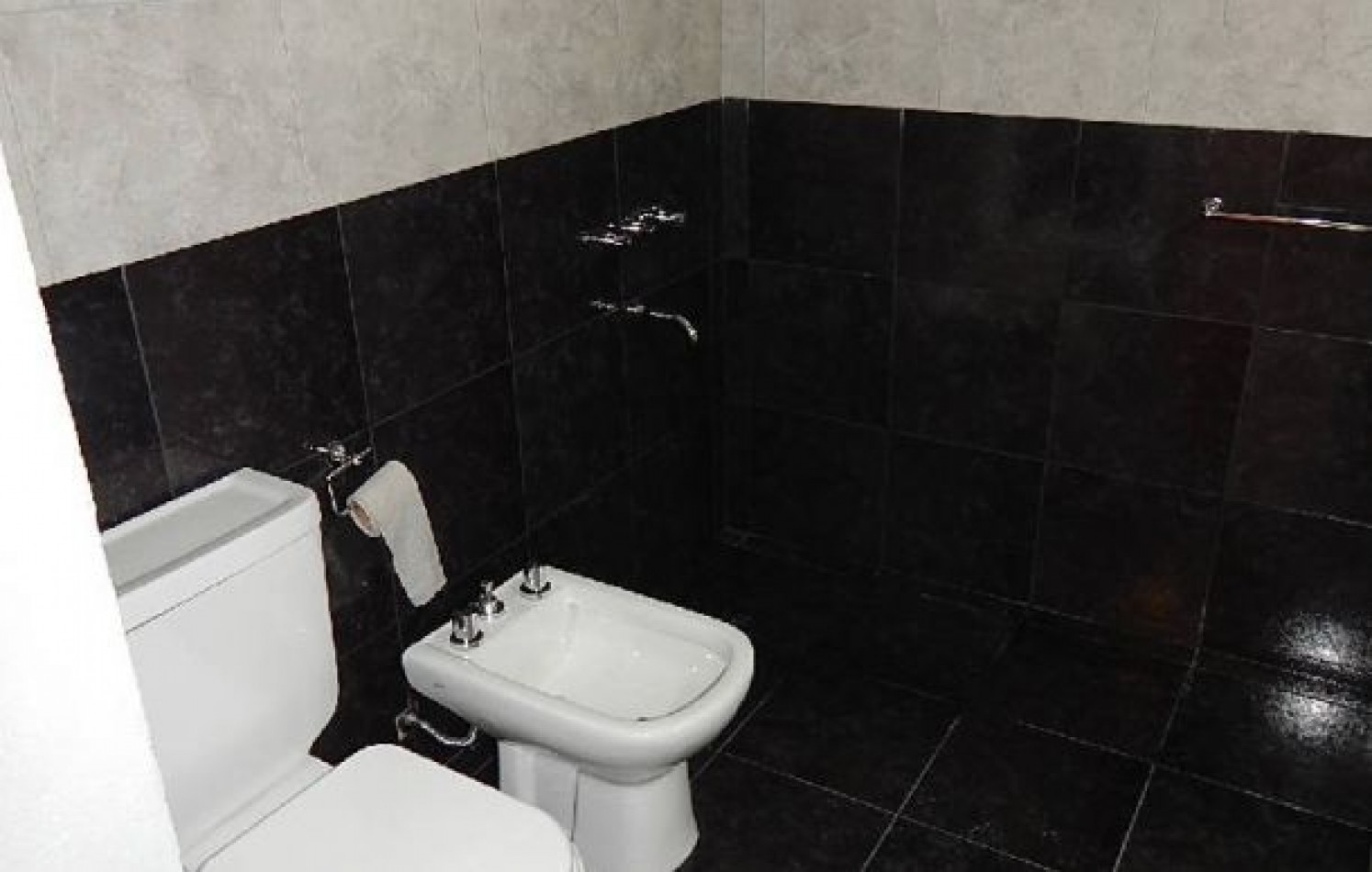 EXCELENTE CASA A ESTRENAR EN COSTA ESMERALDA. BARRIO CERRADO EN ALQ X TEMP.