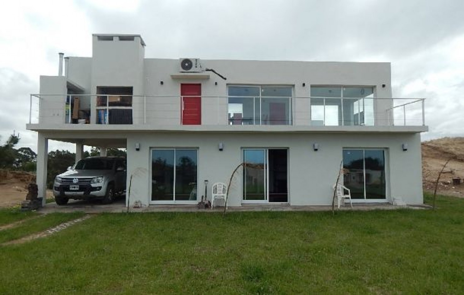 EXCELENTE CASA A ESTRENAR EN COSTA ESMERALDA. BARRIO CERRADO EN ALQ X TEMP.