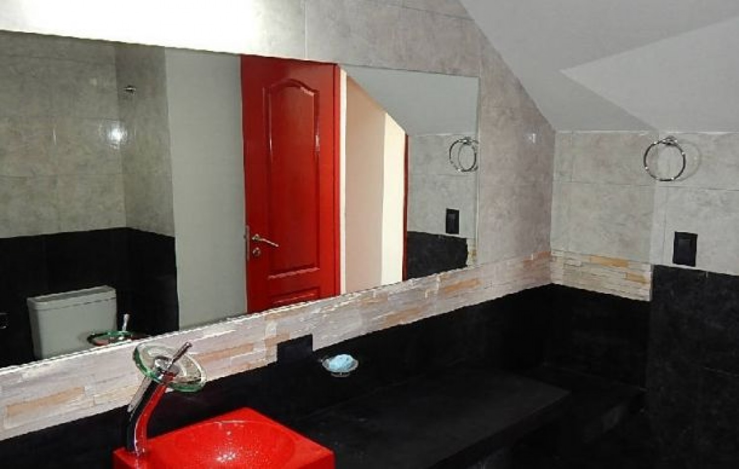 EXCELENTE CASA A ESTRENAR EN COSTA ESMERALDA. BARRIO CERRADO EN ALQ X TEMP.