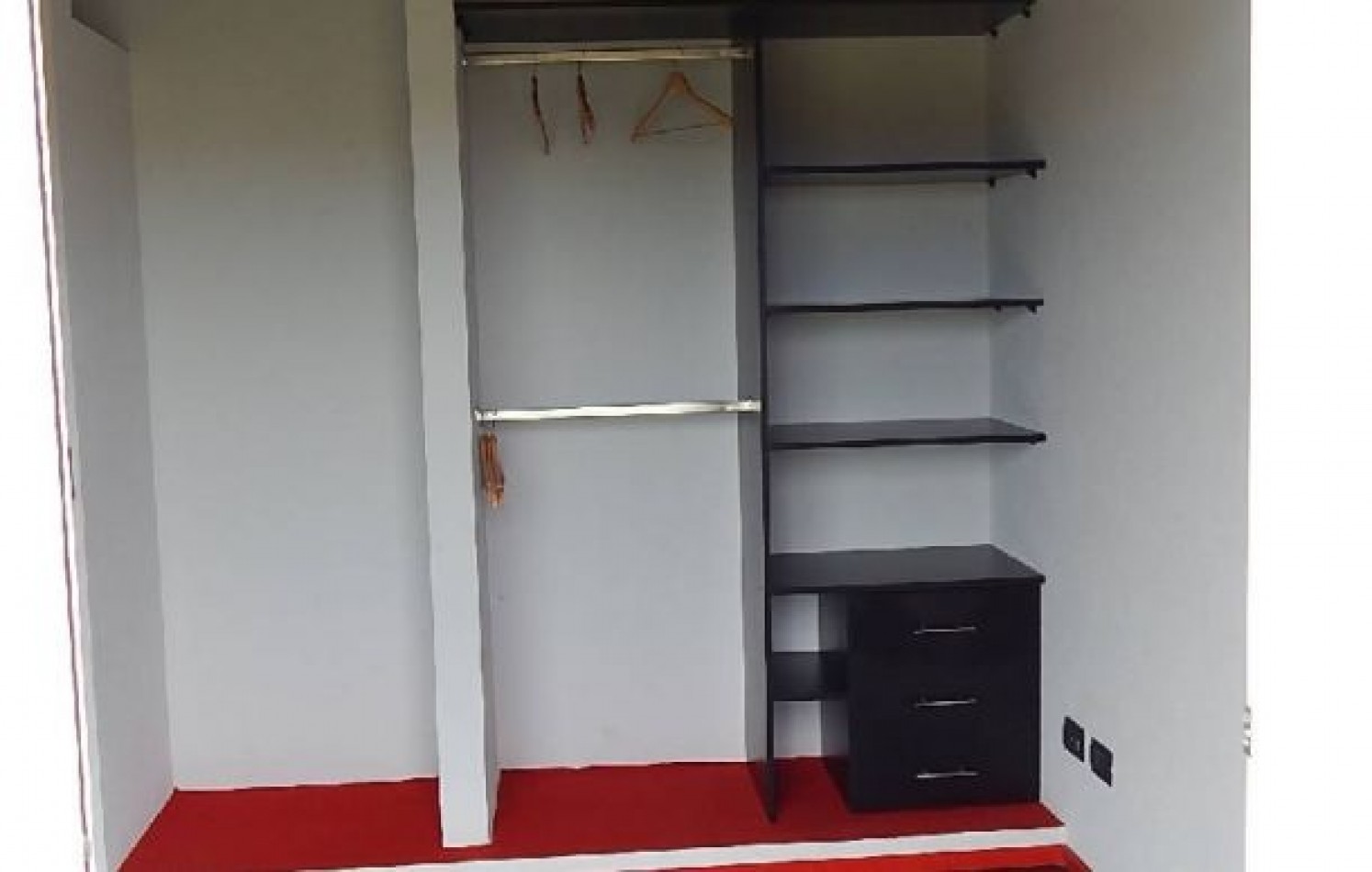 EXCELENTE CASA A ESTRENAR EN COSTA ESMERALDA. BARRIO CERRADO EN ALQ X TEMP.