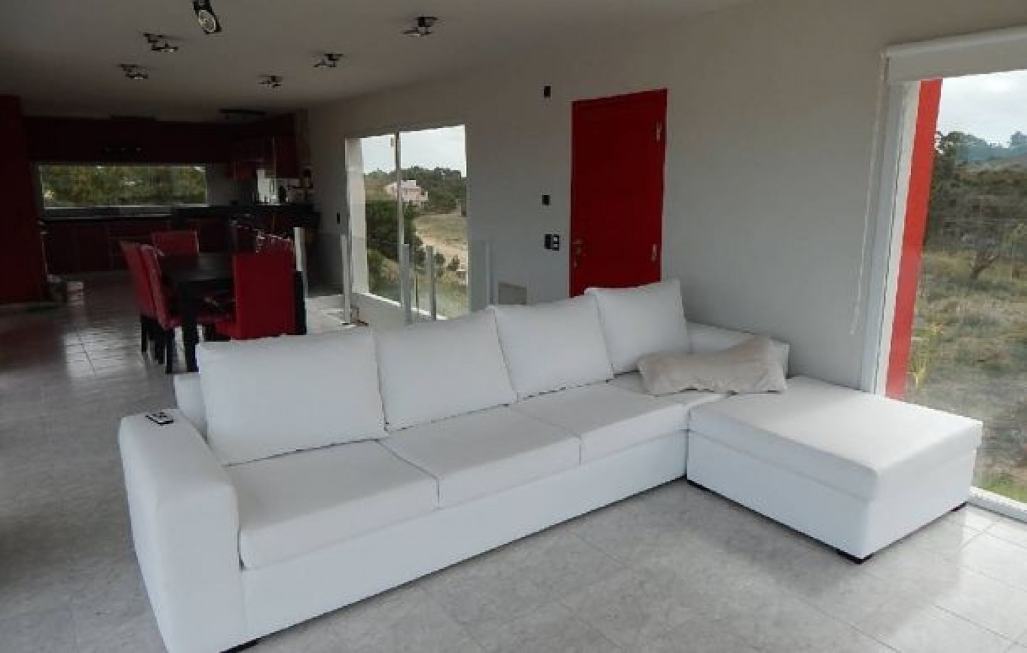 EXCELENTE CASA A ESTRENAR EN COSTA ESMERALDA. BARRIO CERRADO EN ALQ X TEMP.