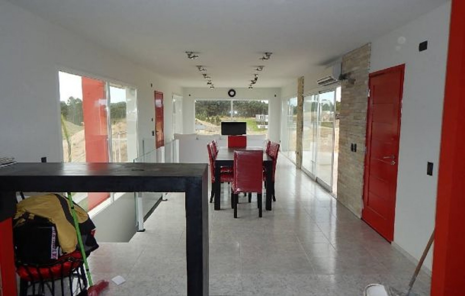 EXCELENTE CASA A ESTRENAR EN COSTA ESMERALDA. BARRIO CERRADO EN ALQ X TEMP.