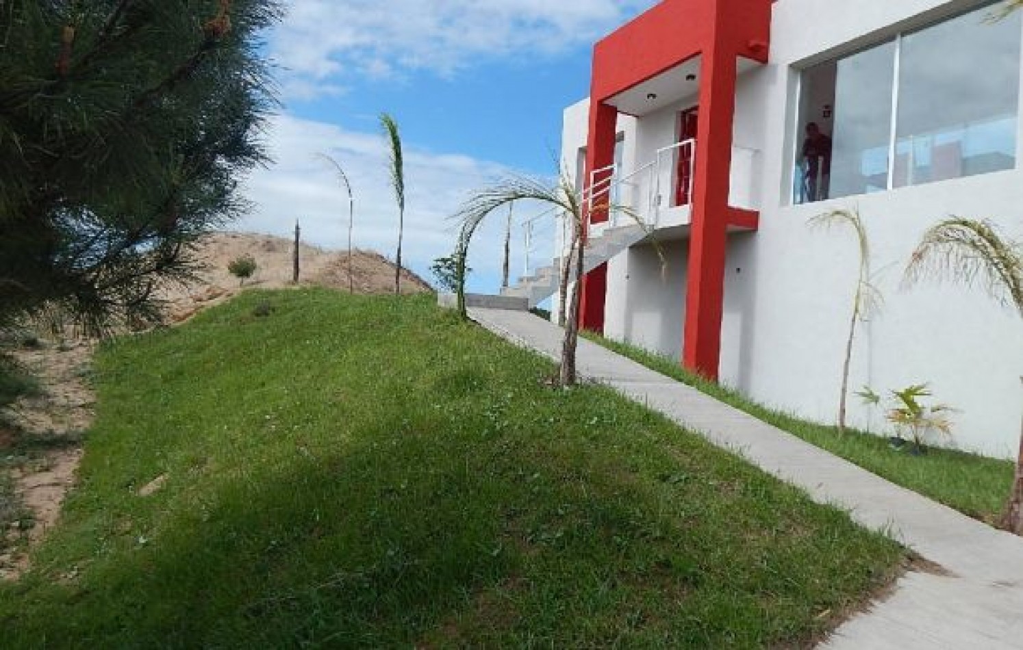 EXCELENTE CASA A ESTRENAR EN COSTA ESMERALDA. BARRIO CERRADO EN ALQ X TEMP.