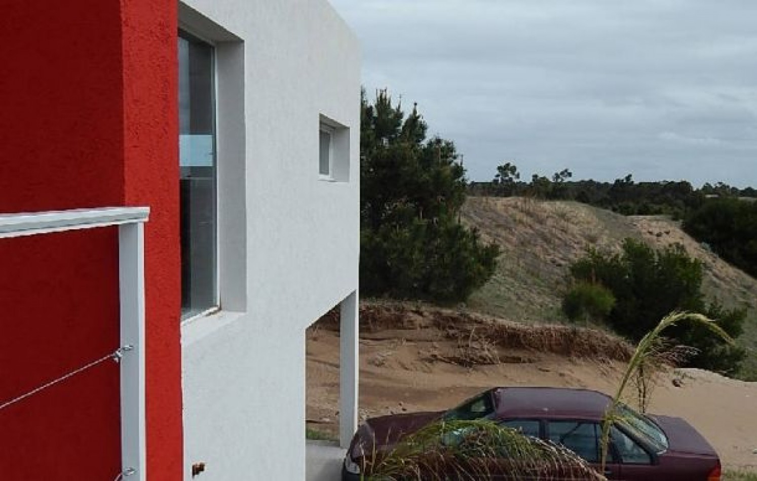 EXCELENTE CASA A ESTRENAR EN COSTA ESMERALDA. BARRIO CERRADO EN ALQ X TEMP.