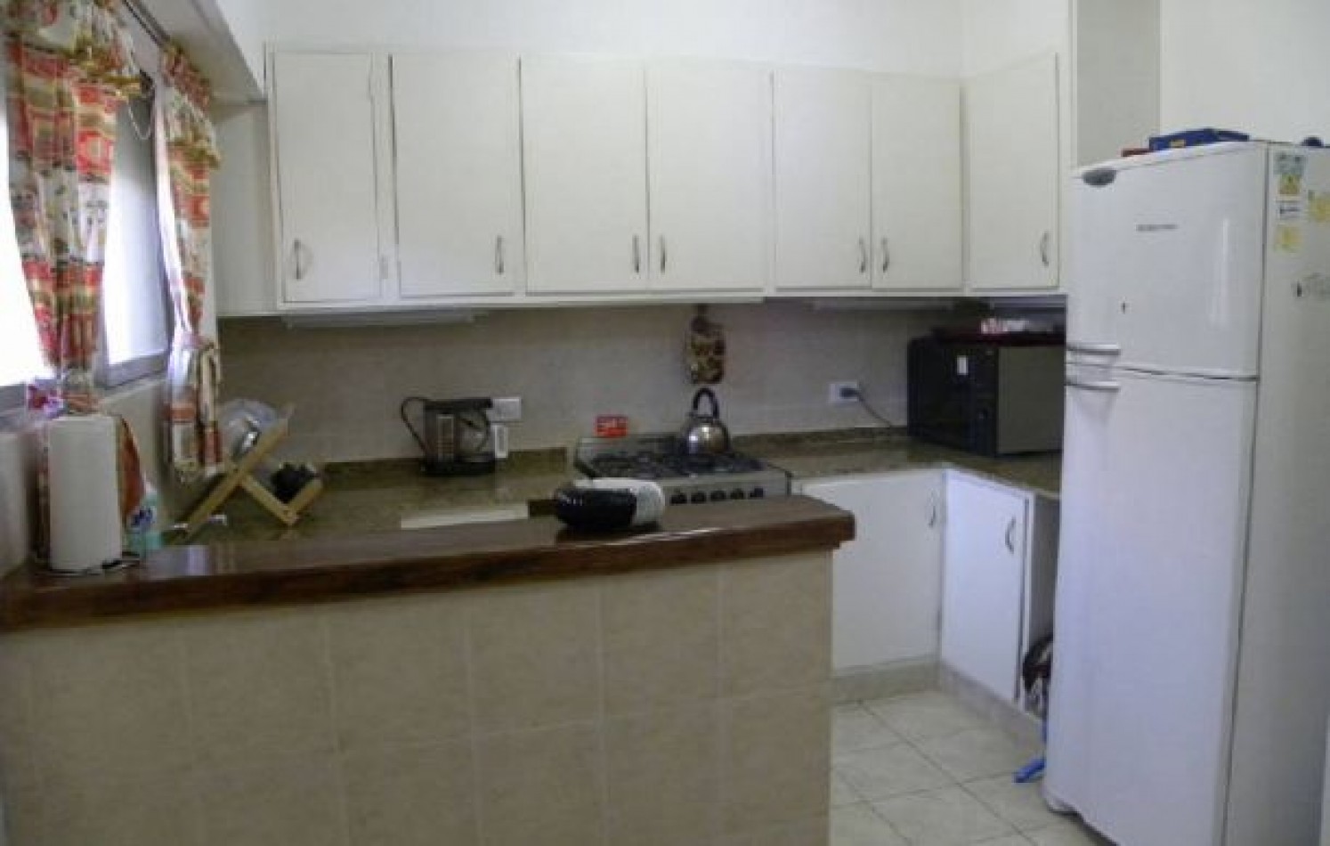 CHALET EN ALQUILER DE TEMPORADA. CHALET EN ALQ X TEMP. 4 DORM