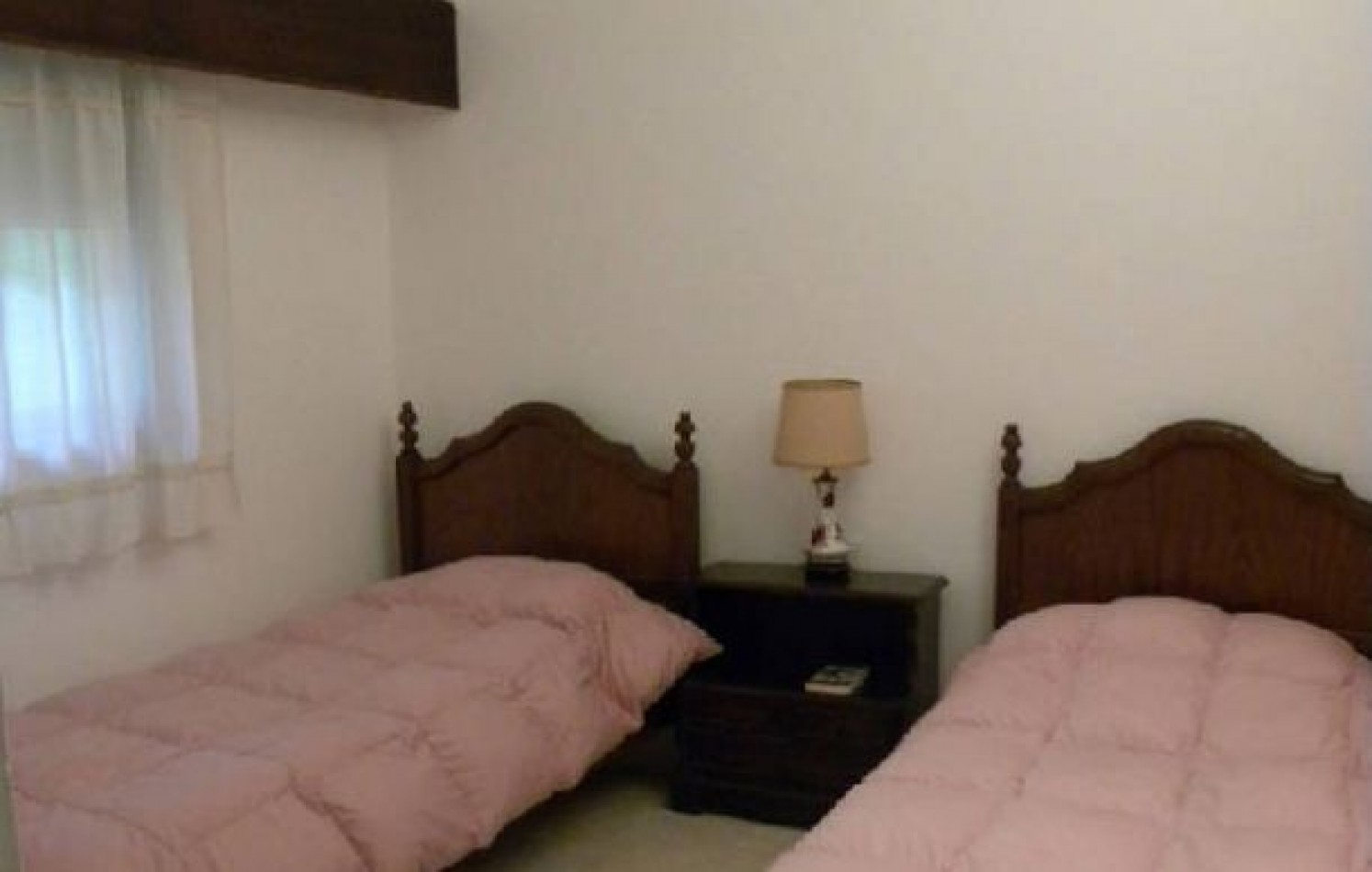 CHALET EN ALQUILER DE TEMPORADA. CHALET EN ALQ X TEMP. 4 DORM