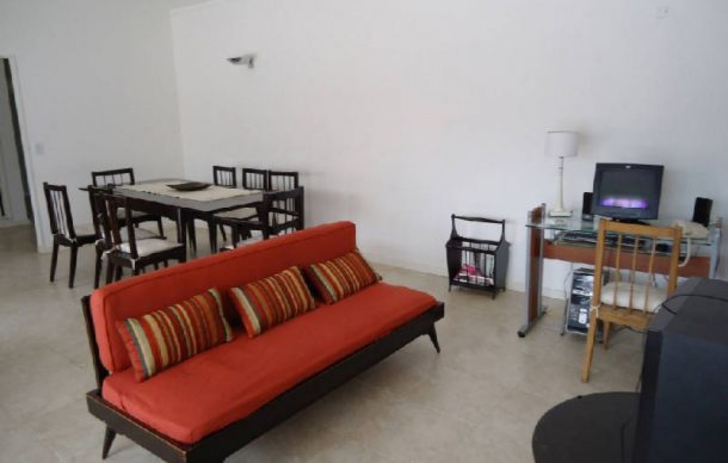 CHALET EN ALQUILER DE TEMPORADA. CHALET EN ALQ X TEMP. 4 DORM