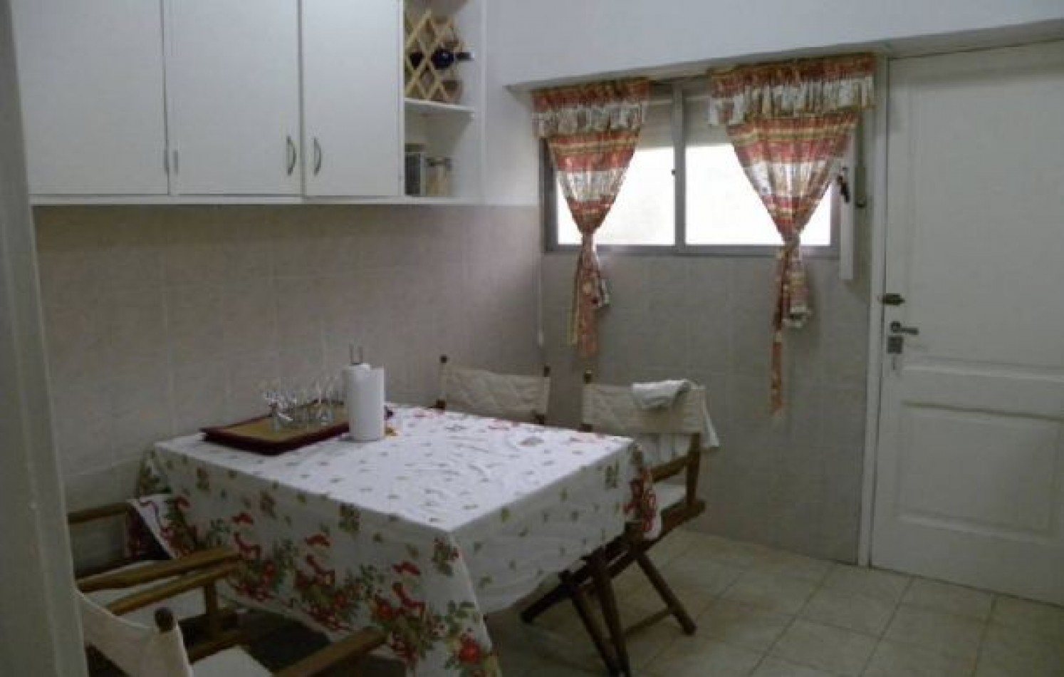 CHALET EN ALQUILER DE TEMPORADA. CHALET EN ALQ X TEMP. 4 DORM