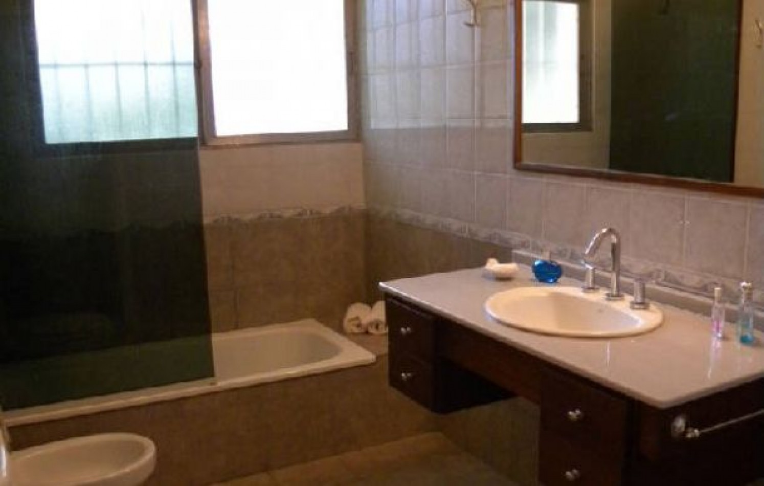 CHALET EN ALQUILER DE TEMPORADA. CHALET EN ALQ X TEMP. 4 DORM