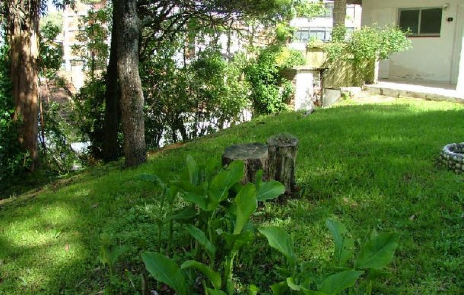 CHALET EN ALQUILER DE TEMPORADA. CHALET EN ALQ X TEMP. 4 DORM