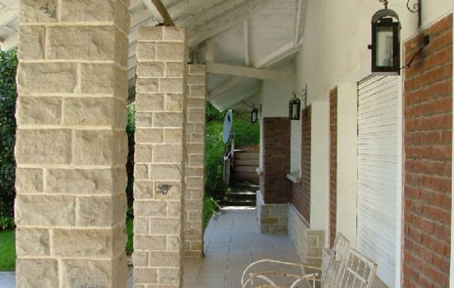 CHALET EN ALQUILER DE TEMPORADA. CHALET EN ALQ X TEMP. 4 DORM