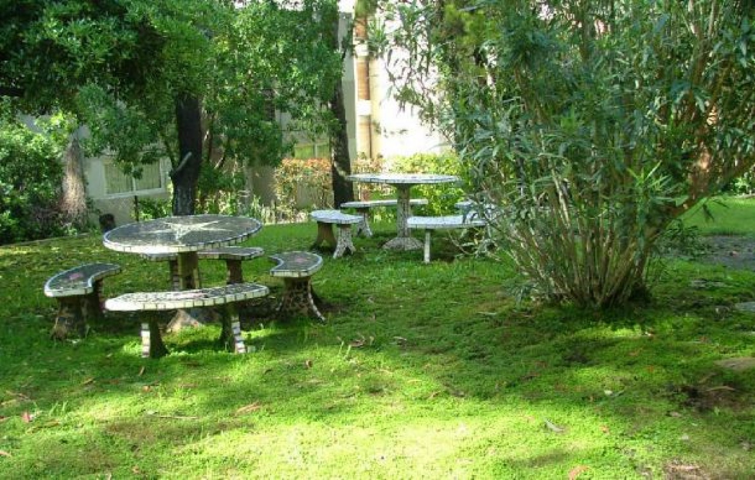 CHALET EN ALQUILER DE TEMPORADA. CHALET EN ALQ X TEMP. 4 DORM