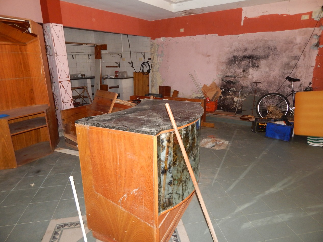 Propiedad comercial Rivadavia entre Av. Enrique Shaw y Eneas