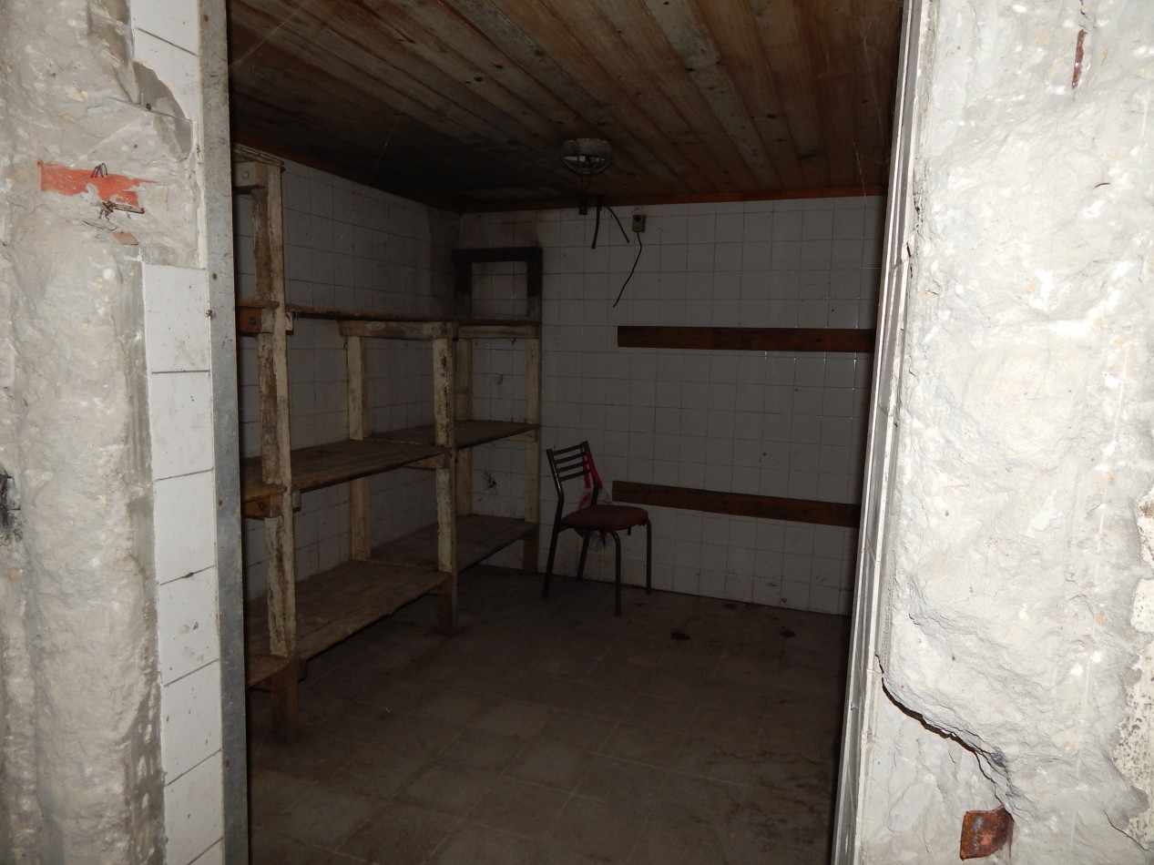 Propiedad comercial Rivadavia entre Av. Enrique Shaw y Eneas