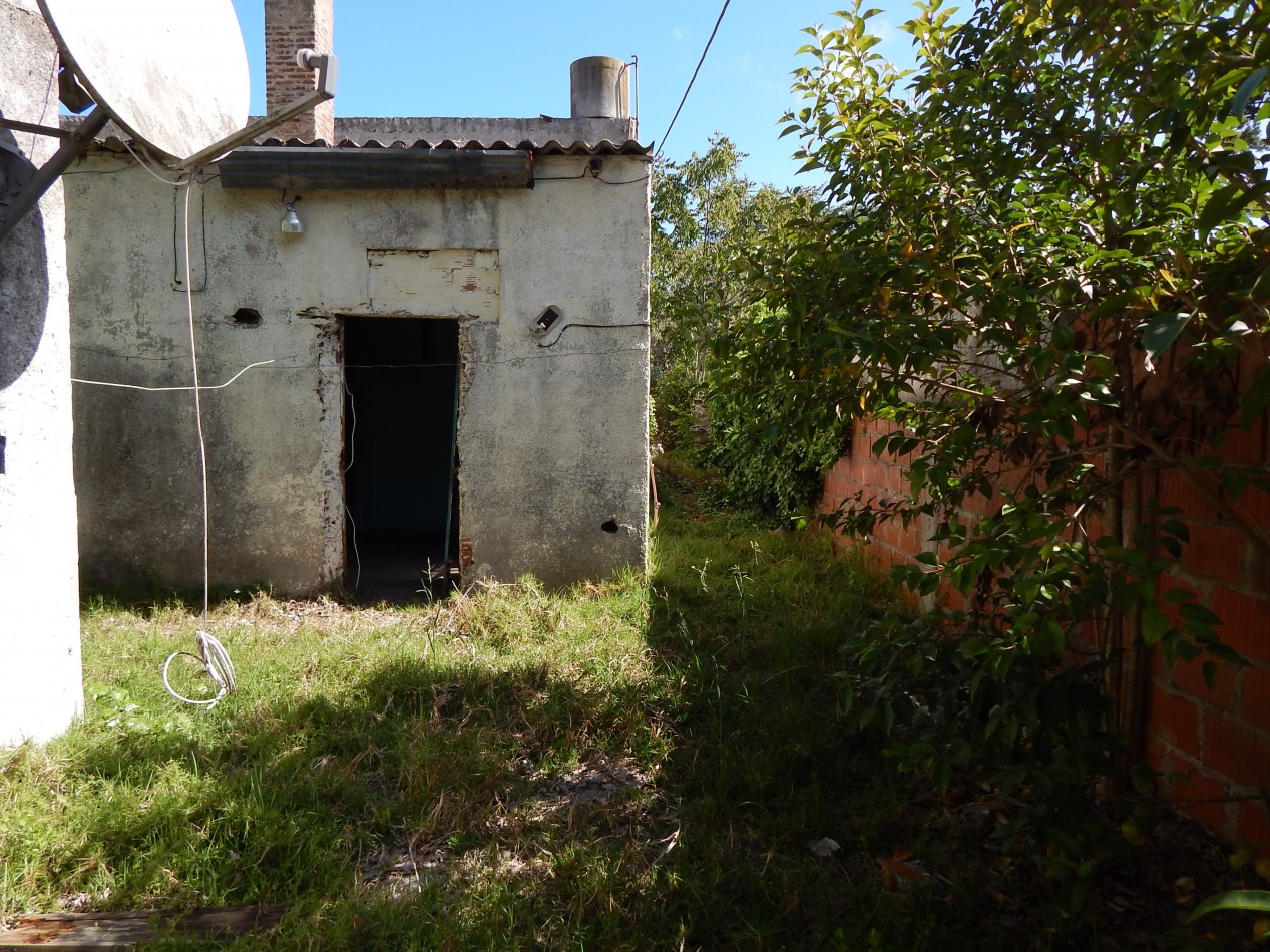Propiedad comercial Rivadavia entre Av. Enrique Shaw y Eneas