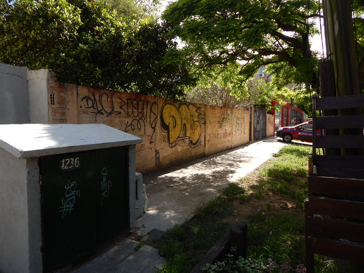 Propiedad comercial Rivadavia entre Av. Enrique Shaw y Eneas