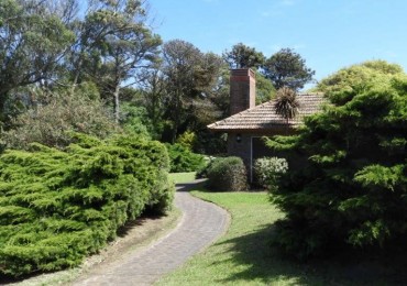 EXCELENTE LOTE EN ESQUINA EN EL CORAZON DE CARILO. LOTE EN VENTA.