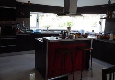 CASA AVENIDA DE LAS TRES CARABELAS Y DE LA DERIVA. CASA EN VENTA. 10 AMB., 4 DORM., 4 BANOS