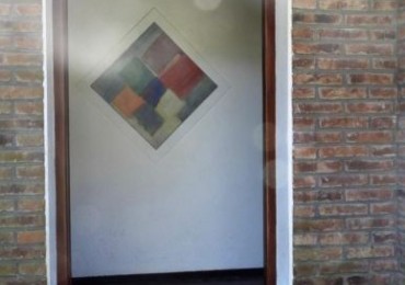 EXCELENTE PROPIEDAD EN DOS TERRENOS A DOS CUADRAS DEL MAR, SOBRE DEL BUEN ORDEN ENTRE TIBURON Y DE LAS ARTES. CASA EN VENTA. 8 AMB., 4 DORM., 4 BANOS