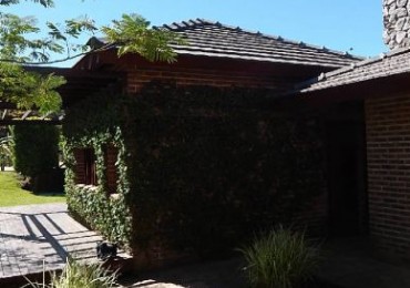 EXCEPCIONAL CASA EN ZONA IGLESIA NTRA. SRA. DE LA PAZ, DE LAS BURRIQUETAS 884, ENTRE TIBURON Y DE LAS ARTES. CASA EN ALQ X TEMP.