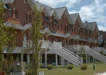 DEPARTAMENTO EN TERRAZAS AL GOLF. BARRIO CERRADO EN ALQ X TEMP.